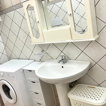 アパート Vranziska - Comfortabl House In オロゼーイ